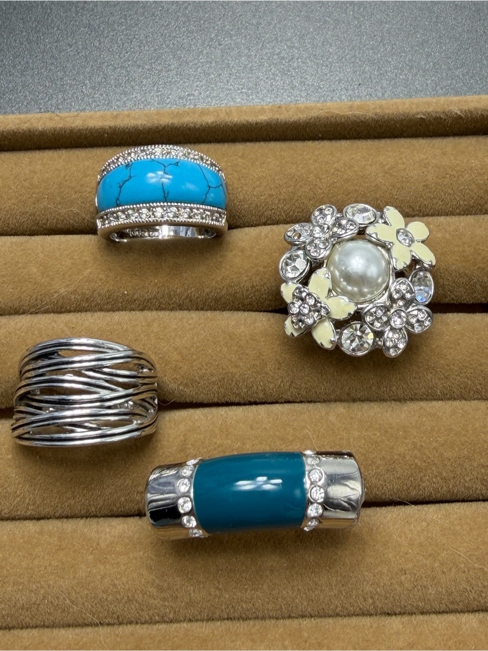 ❤️2/$80 Four Lia Sophia Rings size 8 #432R